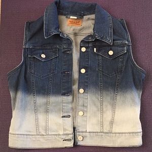 Levi’s Ombré Jean Vest